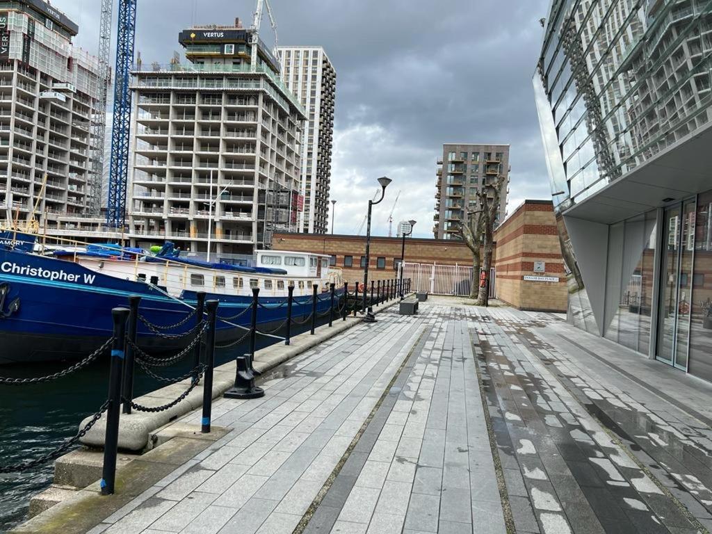 Canary Wharf Holiday Rooms London Exteriör bild