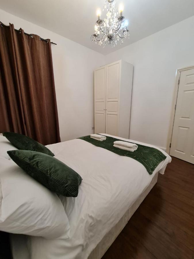 Canary Wharf Holiday Rooms London Exteriör bild