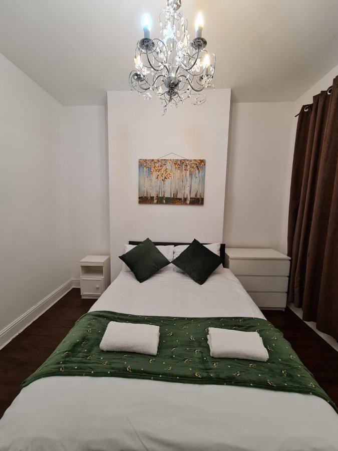 Canary Wharf Holiday Rooms London Exteriör bild