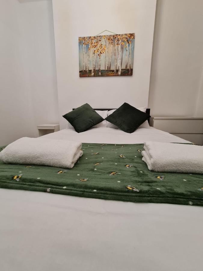 Canary Wharf Holiday Rooms London Exteriör bild