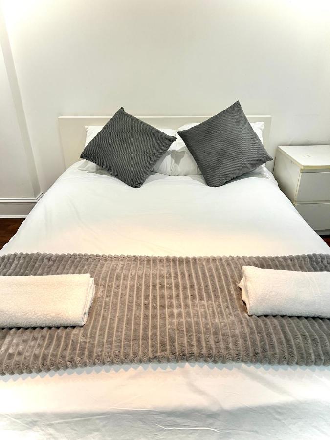 Canary Wharf Holiday Rooms London Exteriör bild