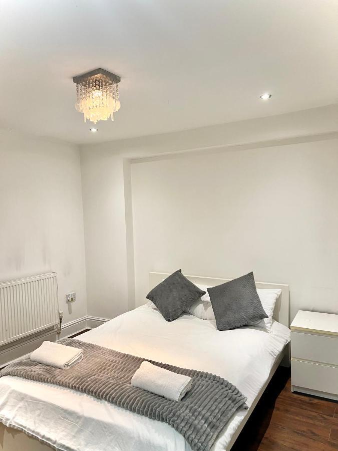 Canary Wharf Holiday Rooms London Exteriör bild